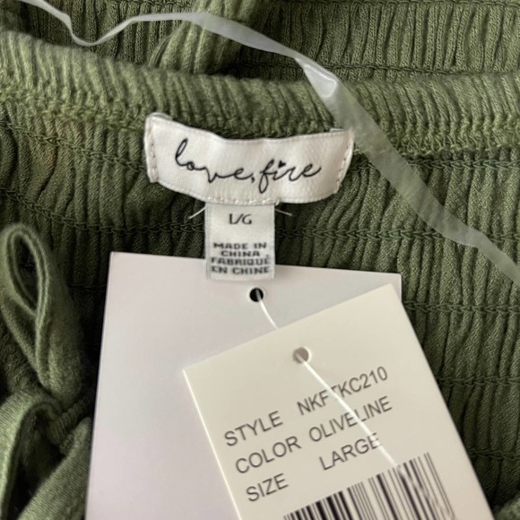 Love Fire Oliveline Green Short Sleeve Square Neck Smocked Top NWT Kids Large - Picture 6 of 8